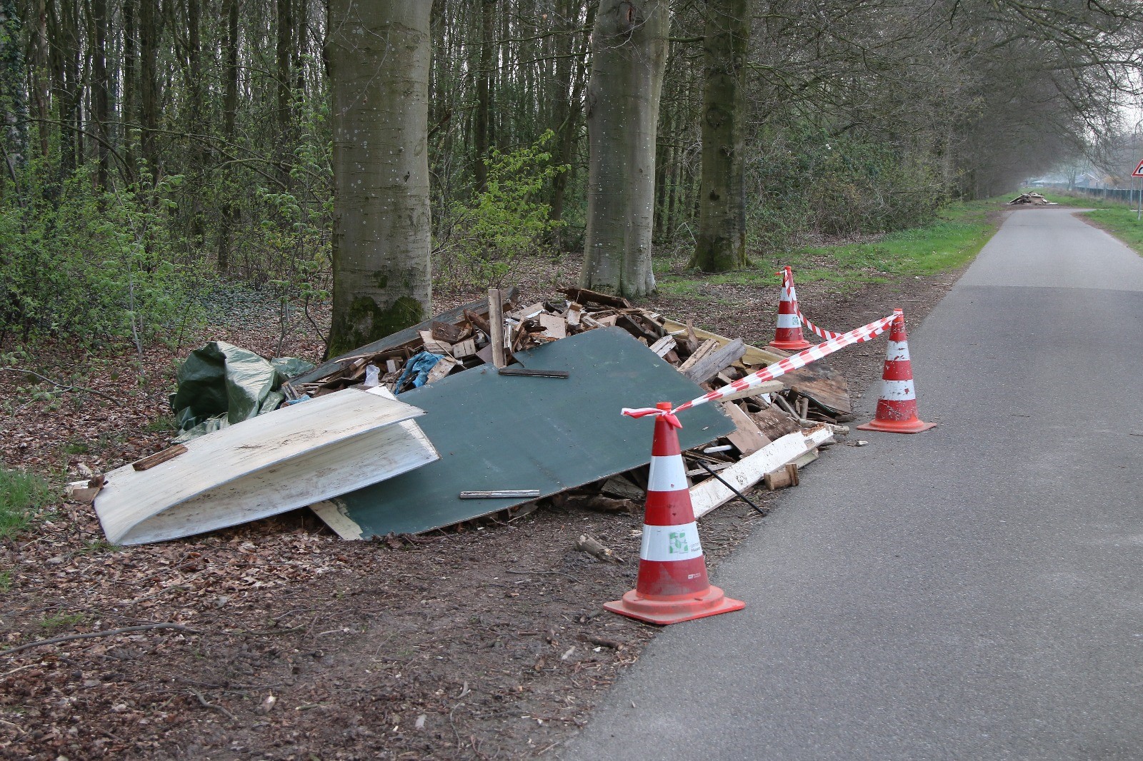 Opnieuw afval dumping Nieuws uit de gemeente Haaren op Haaren.nu